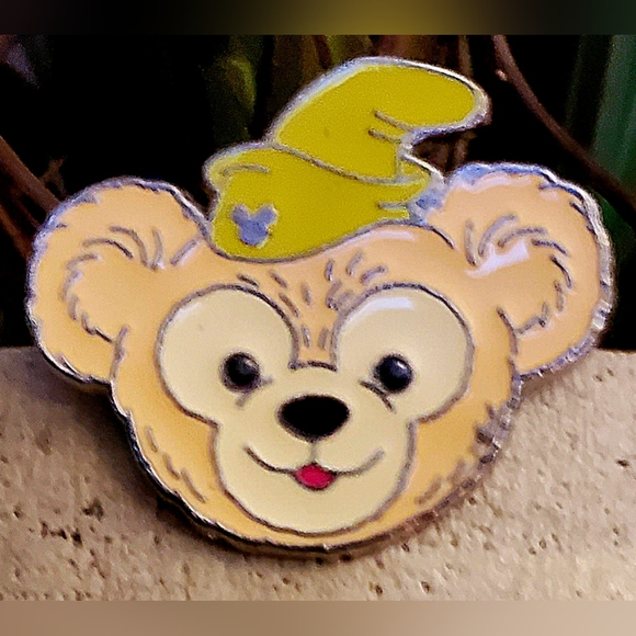 Duffy Bear In Dumbo's Hat Disney Hidden Mickey Pin - Picture 4 of 5